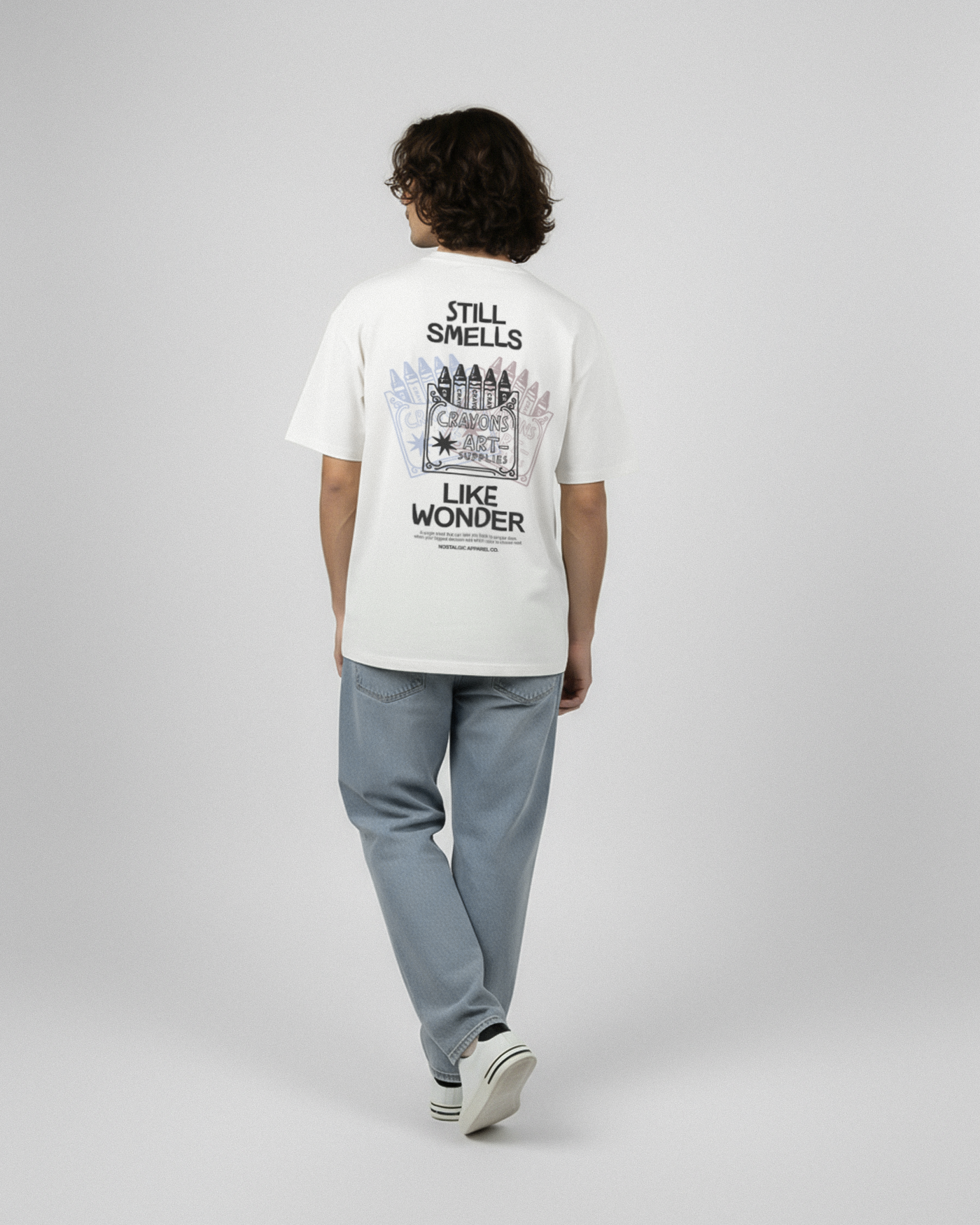 Still smells like wonder | Tee